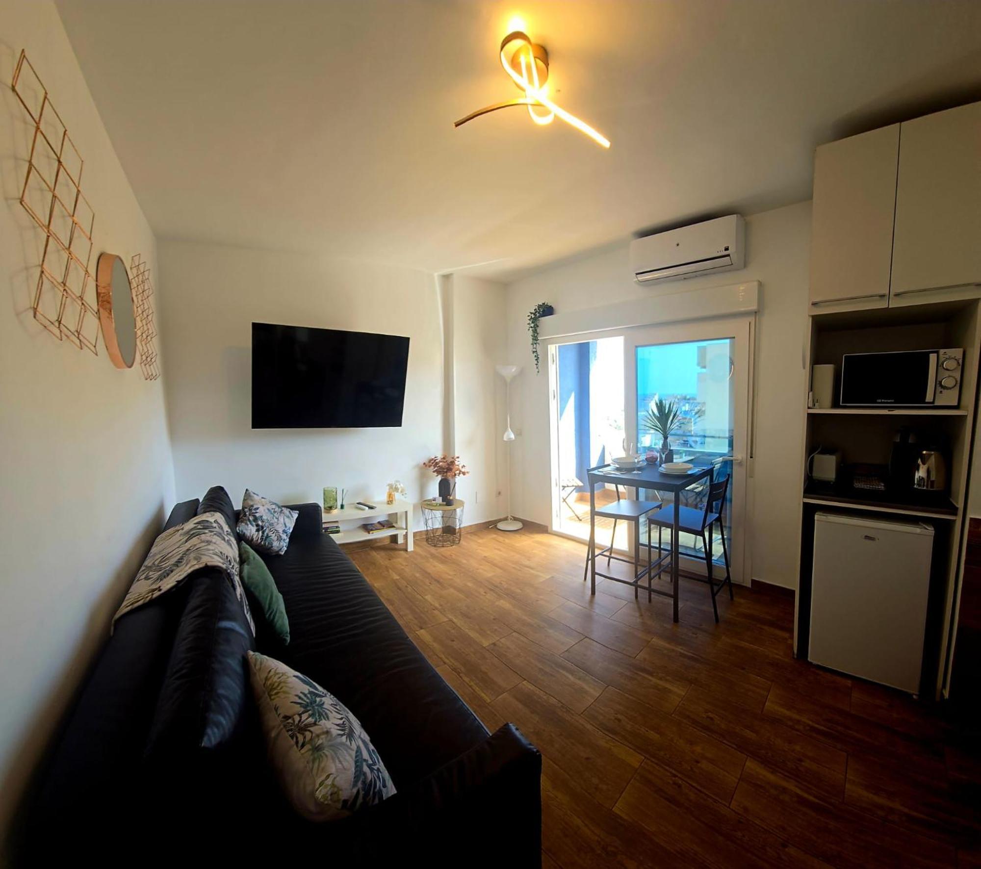 Bellevue Sea View Apartment By Namaste Elite 토레몰리노스 외부 사진